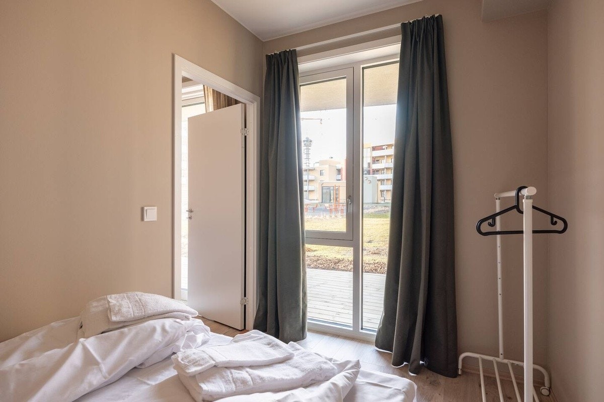 Soverom 2. Lystette gardiner på soverommene. Galleribilde