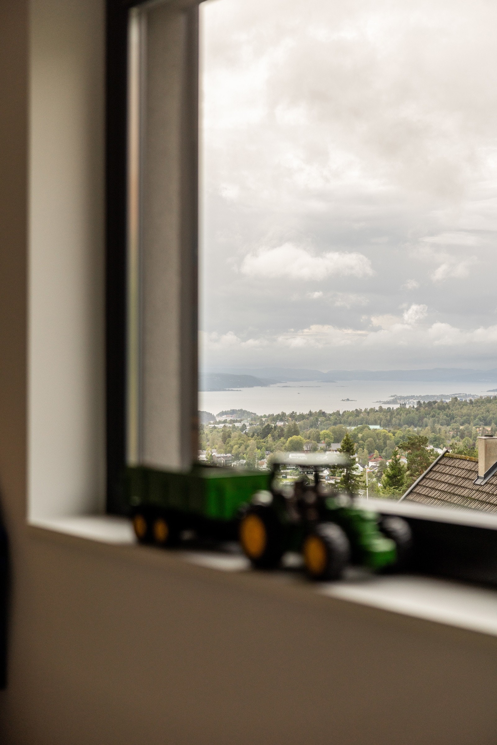 Rommene har gode vindusflater som slipper inn naturlig lys. Galleribilde