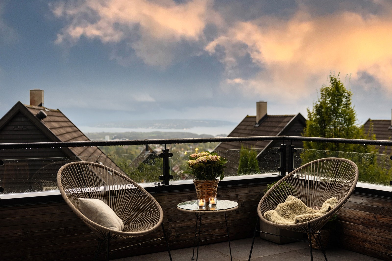 Boligen ligger skjermet til på nedre rekke og oppleves mer usjenert enn de øvrige boligene i området. Galleribilde