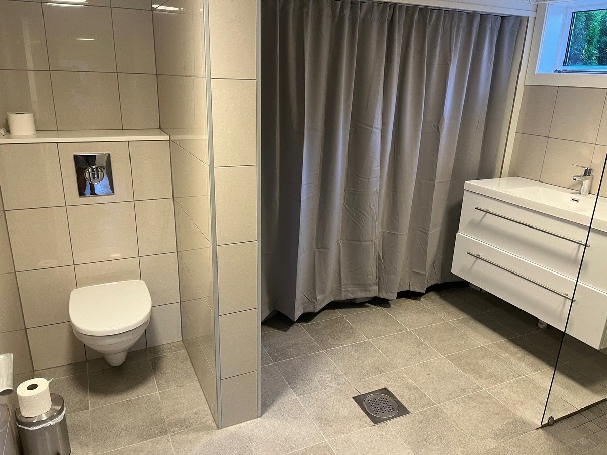 vegg hengt toalett Galleribilde