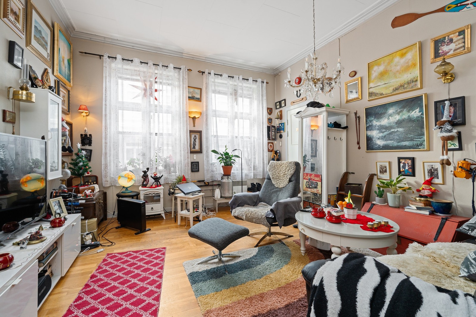 |Leilighet 3|
- Denne måler 49kvm og inneholder stue, kjøkken, soverom og bad - Galleribilde