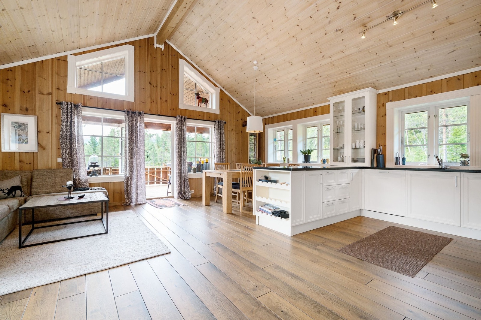 Stue og kjøkken Galleribilde