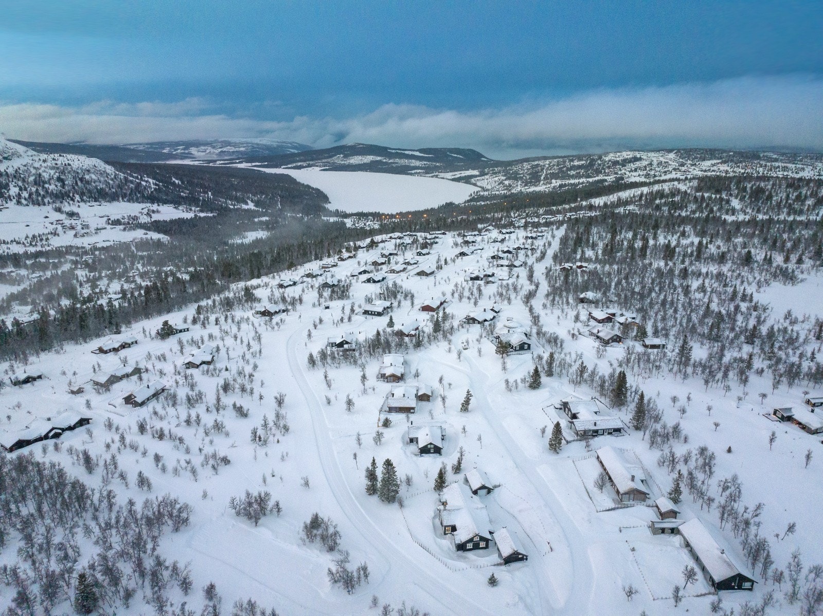 For de som er interessert i fiske, er det flere fiskevann i nærheten, inkludert Gålåvannet. Det er også muligheter for isfiske om vinteren. Galleribilde