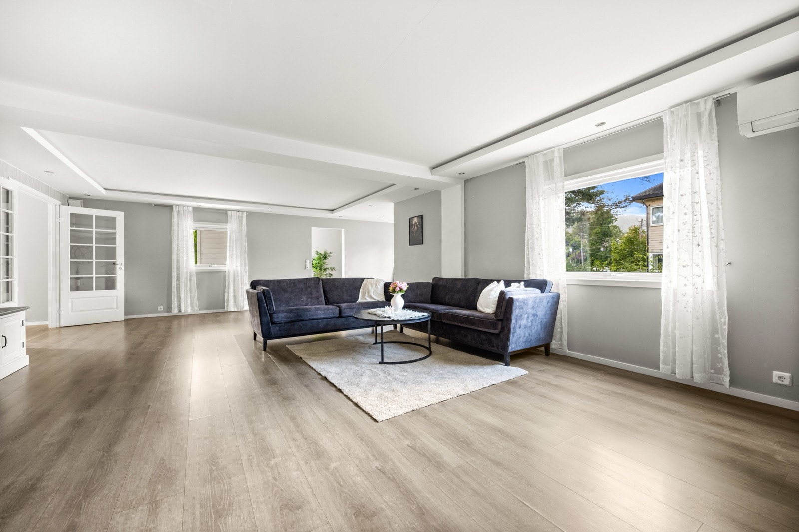 God plass til å sette opp flere sittegrupper. Galleribilde