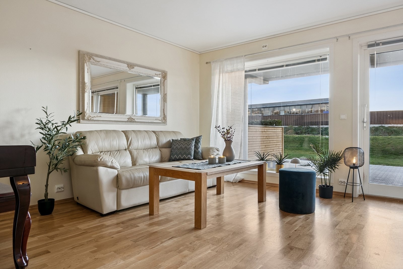 Det er vannbåren varme i stue/kjøkken, gang og på bad/vaskerom. Galleribilde