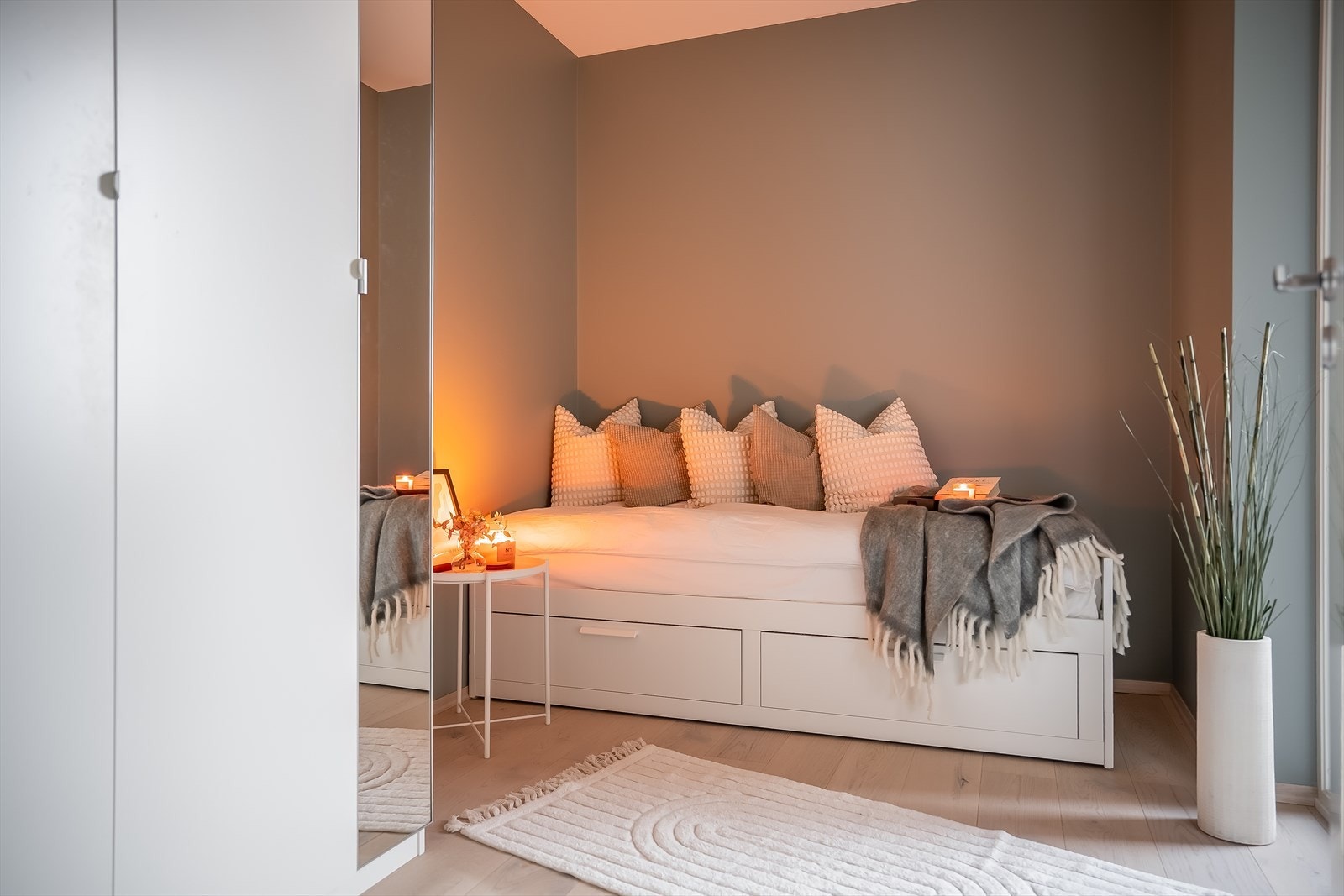 Leilighetens andre soverom er på 7,5 m². Soverommet egner seg ypperlig til enten gjesterom eller kontor. Galleribilde