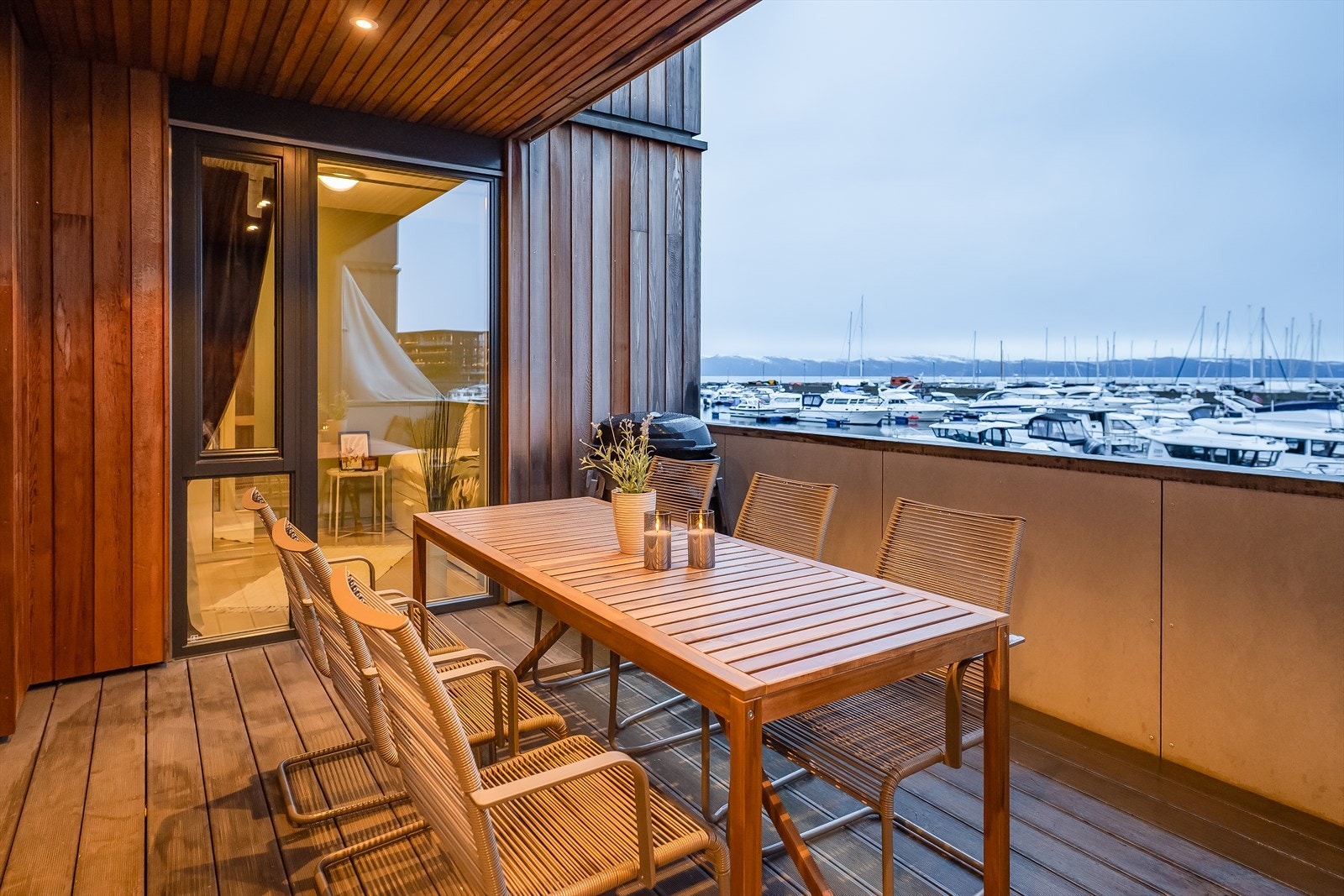 Også balkongen er av god størrelse, og måler hele 14,9 m². Galleribilde