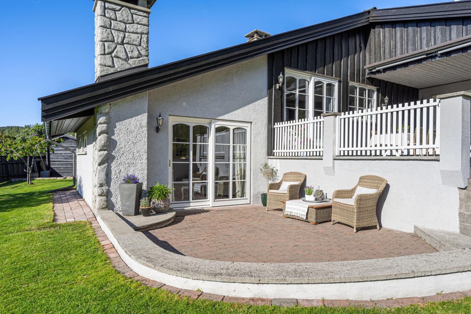 Nydelig opparbeidet uteplass. Galleribilde