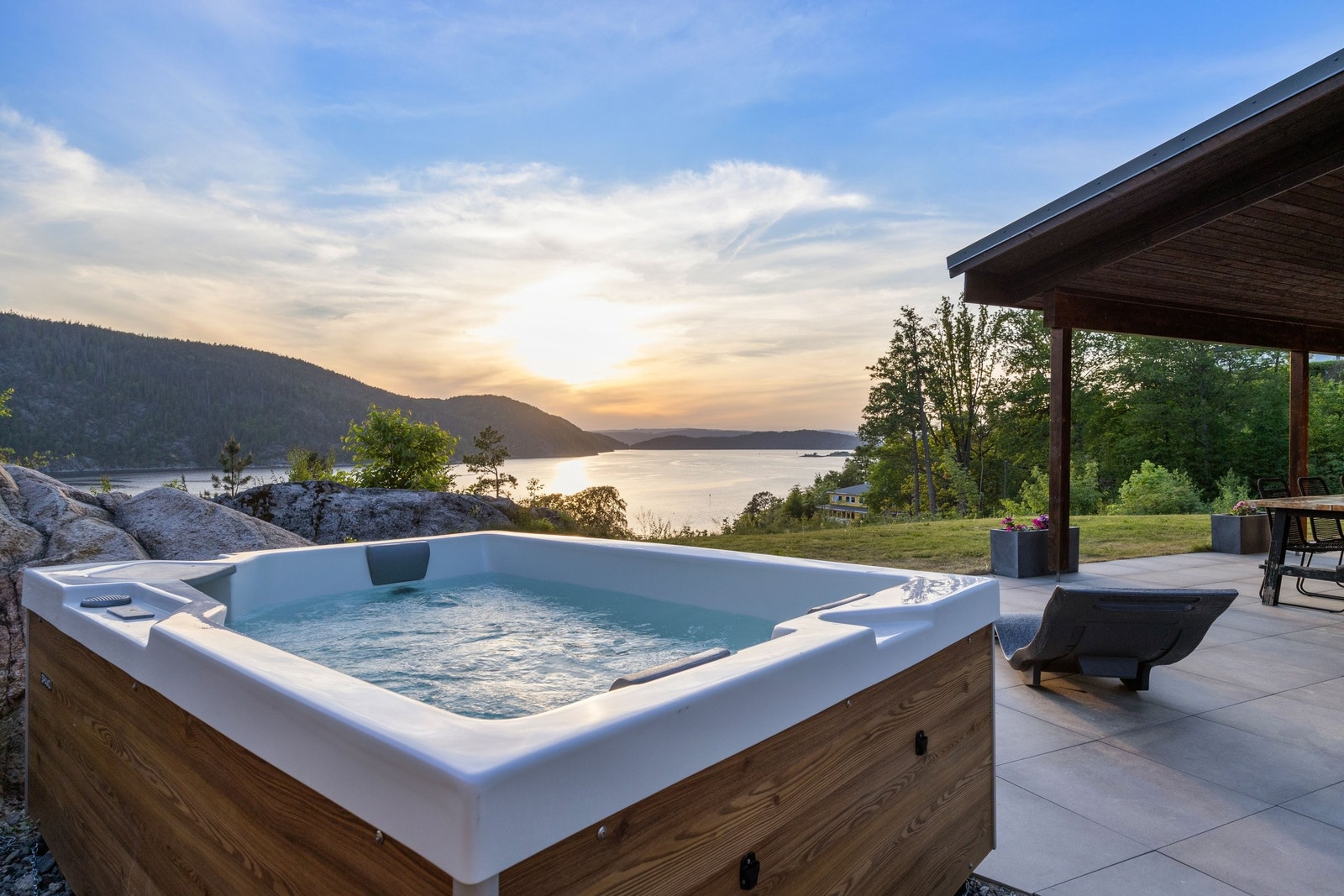 Egen jacuzzi gir høy komfort gjennom hele året. Galleribilde