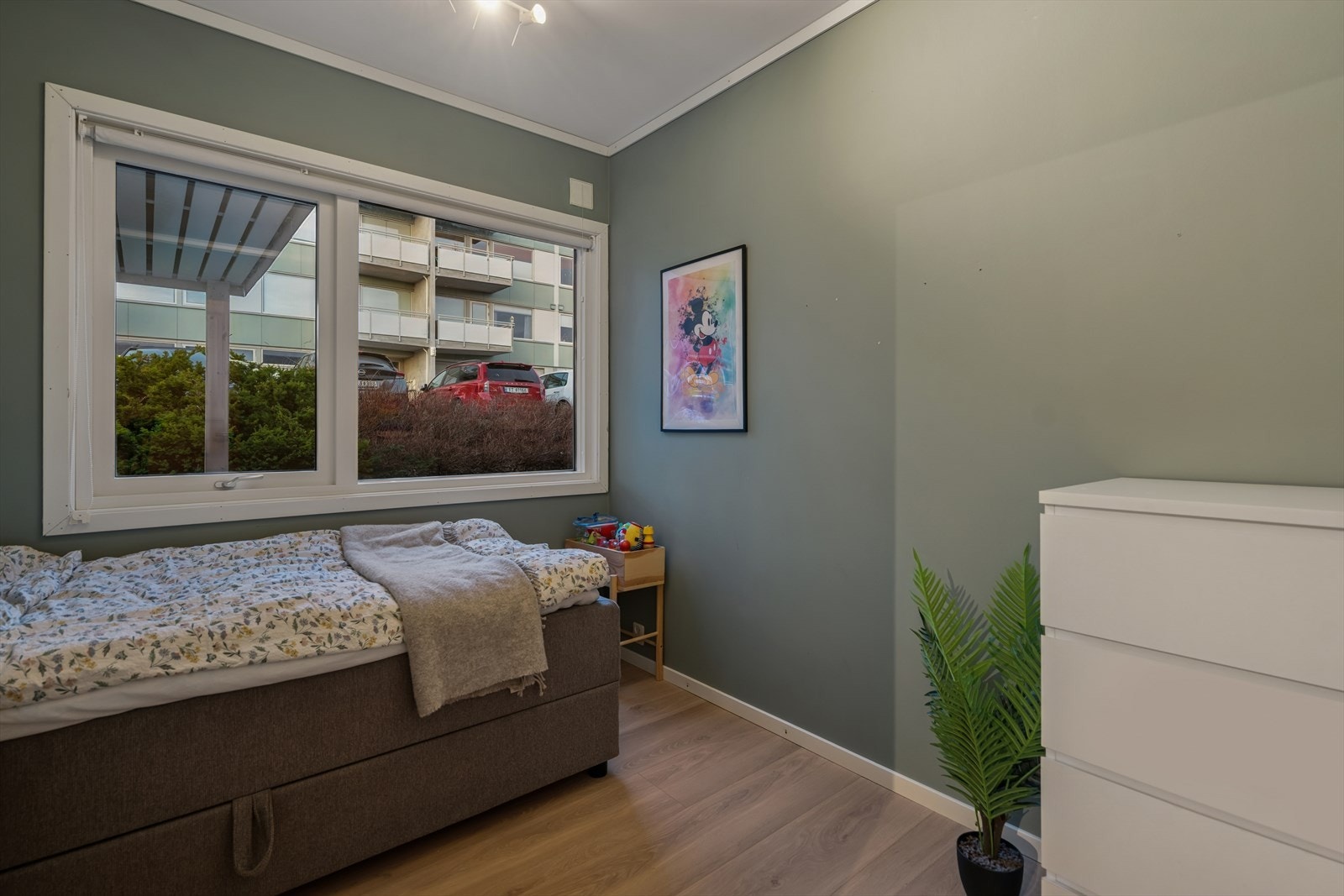 Soverommene er malt i moderne og behagelige farger. Galleribilde