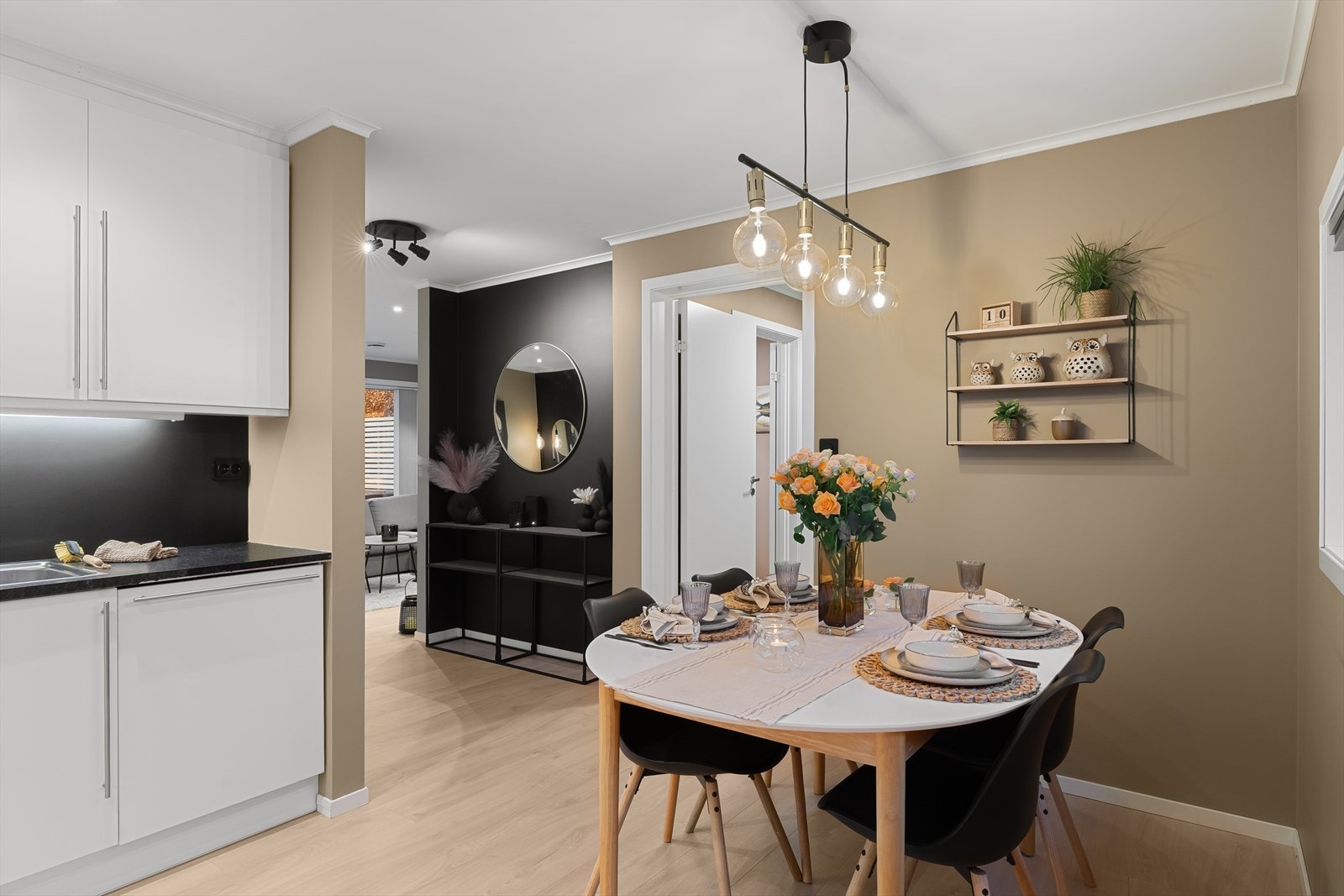 Stue / kjøkken 1. etasje Galleribilde