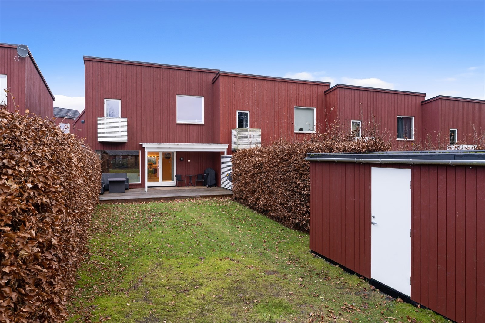 Boligen har privat og egen hage Galleribilde