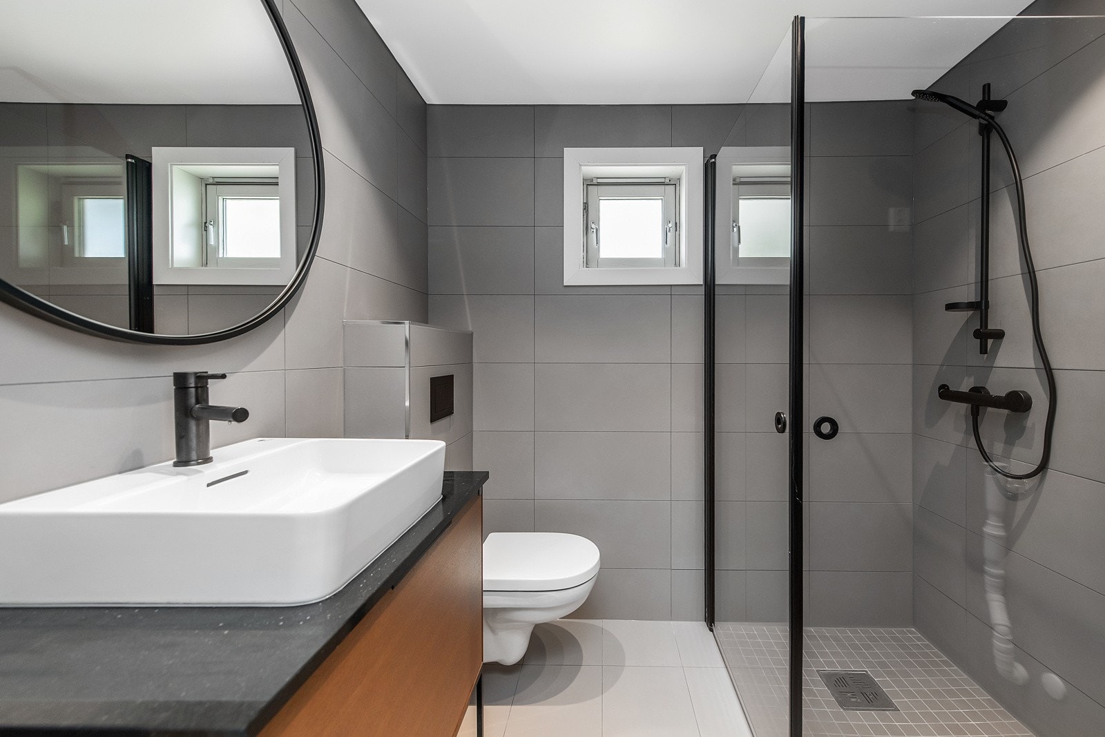 Totalrenovert bad i hybeldel Galleribilde