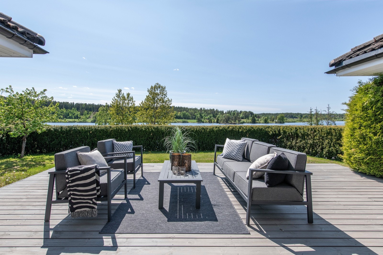 Boligen har terrasse på ca. 45 kvm. som er orientert mot syd- og vestlig himmelretning. Galleribilde