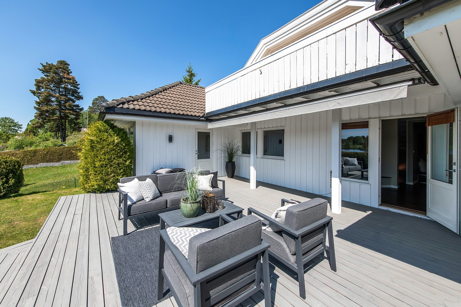 Elektrisk markise. Galleribilde