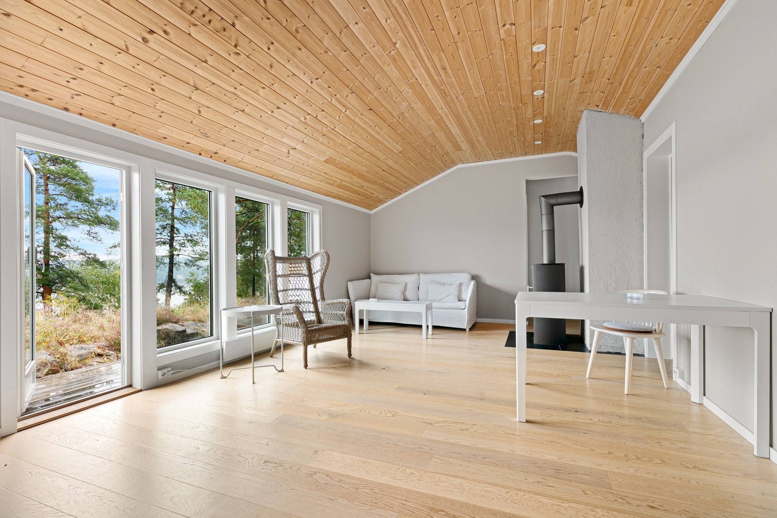 Mye vinduer gir godt med lys Galleribilde