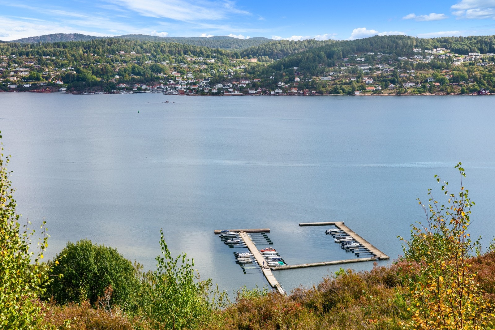 Utsikt mot båthavna Galleribilde