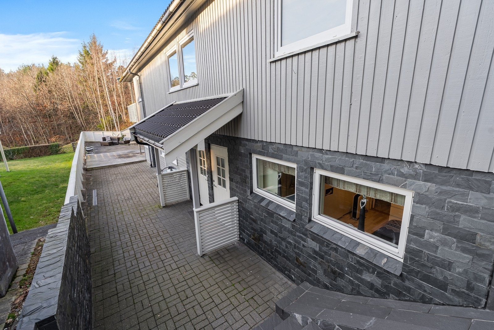 Inngangsparti hybel og underetasje(hoveddel). Galleribilde