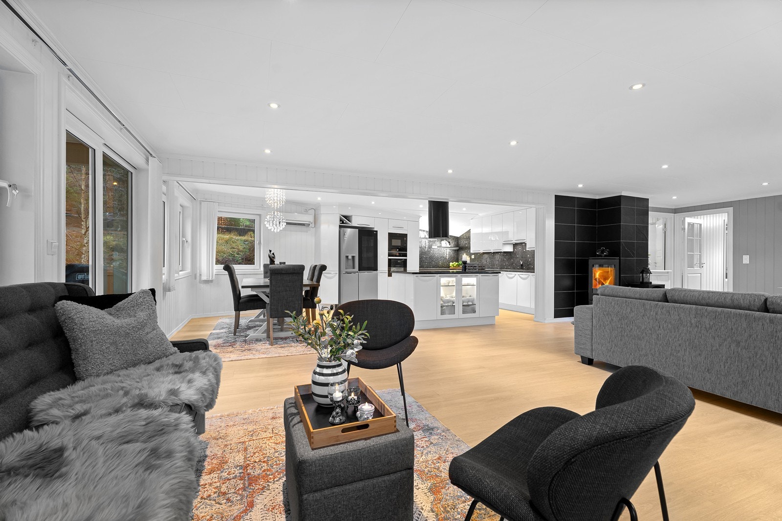 Huset har en gjennomgående god standard og praktisk planløsning. Galleribilde