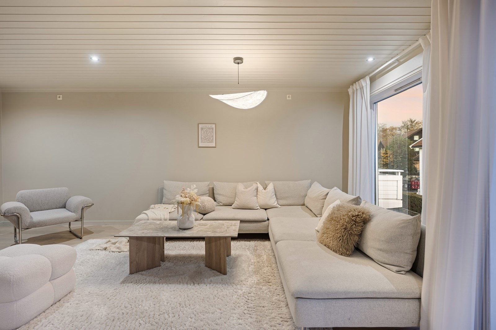 Lys og stor stue Galleribilde