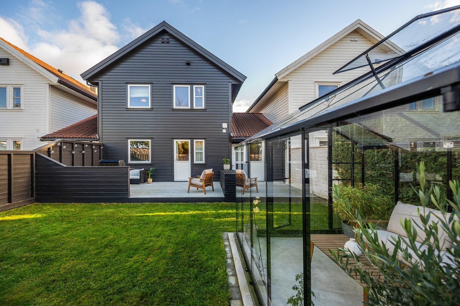 DNB Eiendom v/Tommy Høiland har gleden av å presentere Kolheim 12 - en vakker enebolig i kjede med høy standard Galleribilde