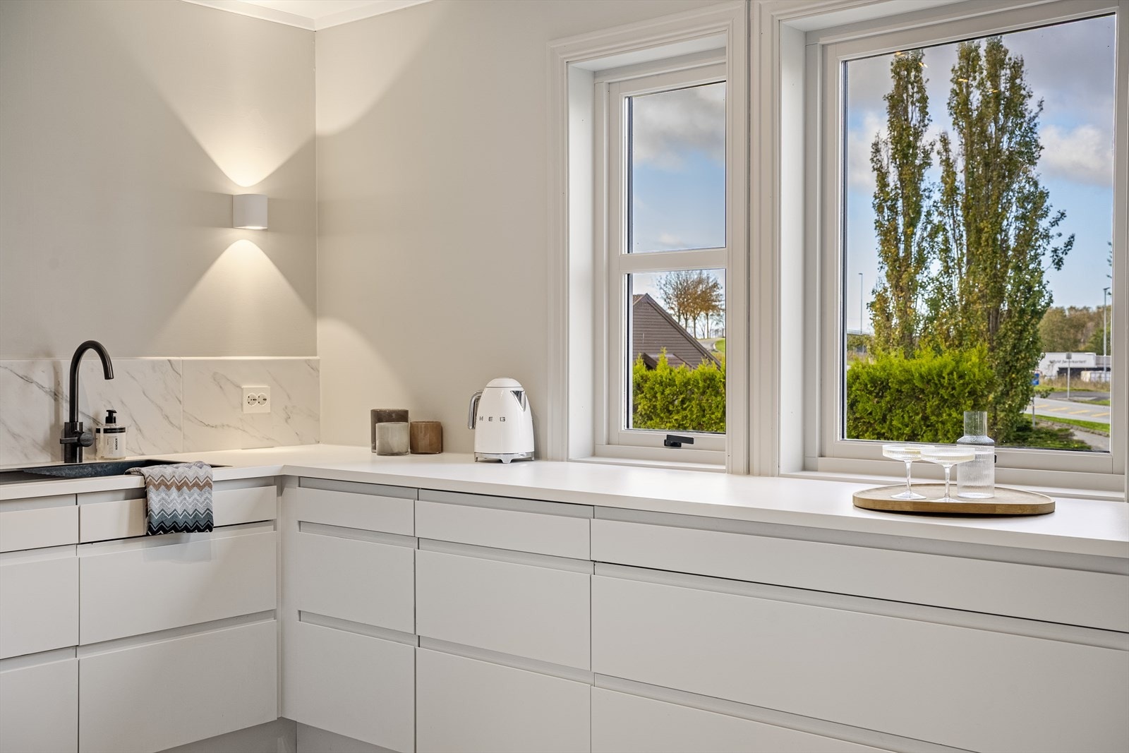 Her har du bra med benkeplass å jobbe på Galleribilde