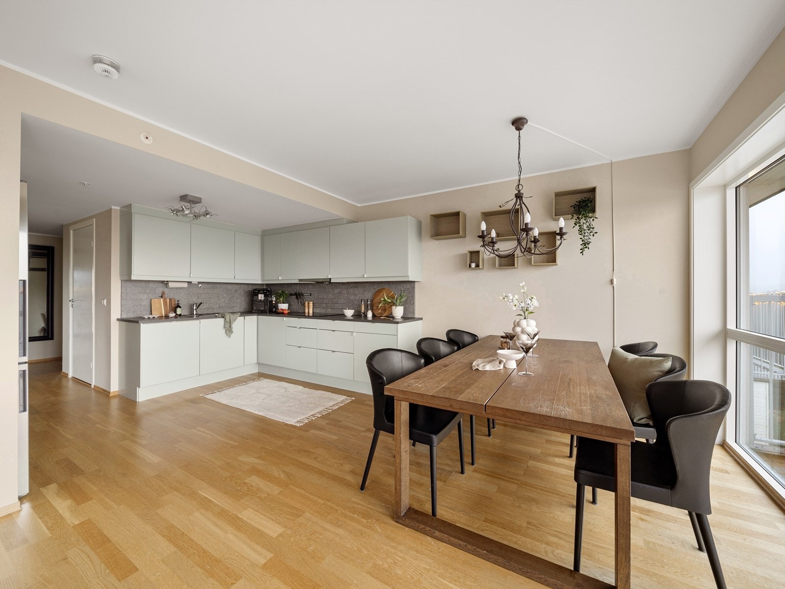 Direkte forbindelse til spiseplassen gir en praktisk løsning for måltider. Galleribilde