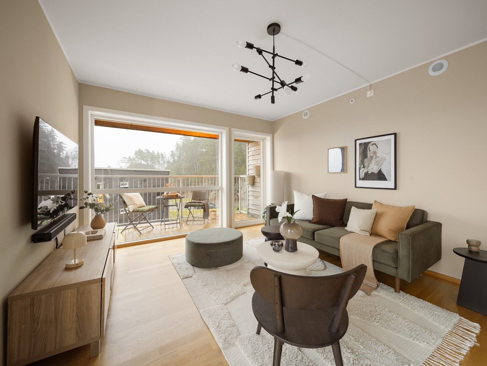 Moderne selveierleilighet med gjennomgående god standard. Galleribilde