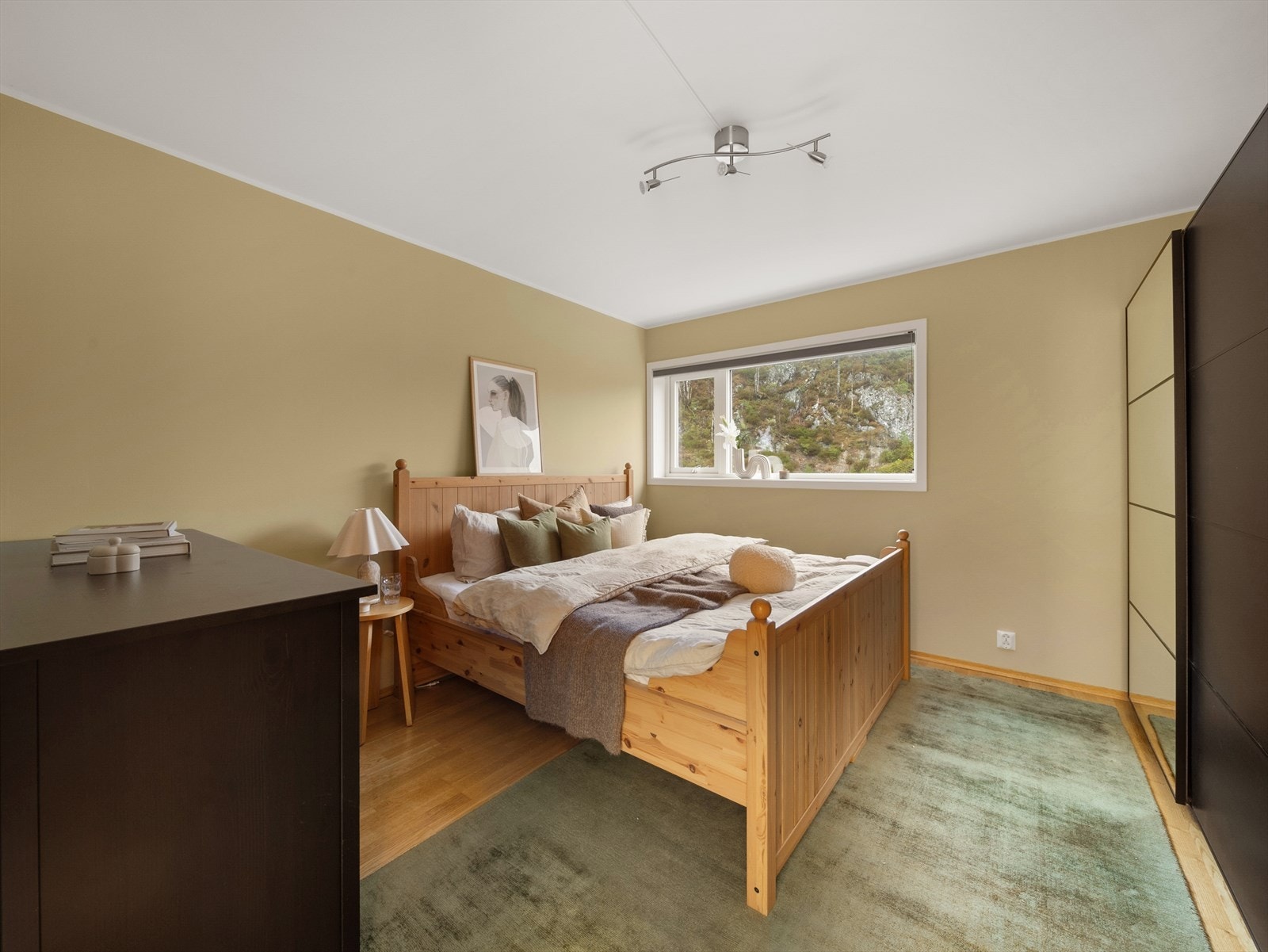 Hovedsoverommet er av god størrelse og måler 13,5 kvm. Galleribilde