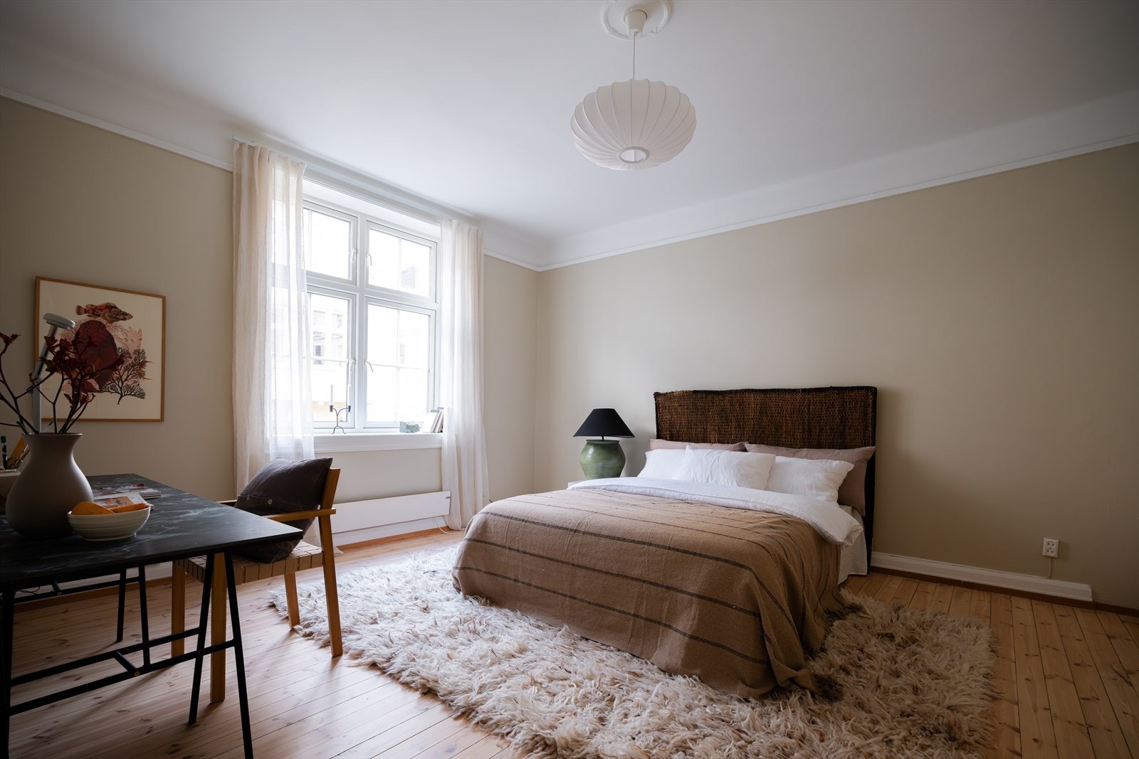 Leiligheten har to meget store soverom Galleribilde