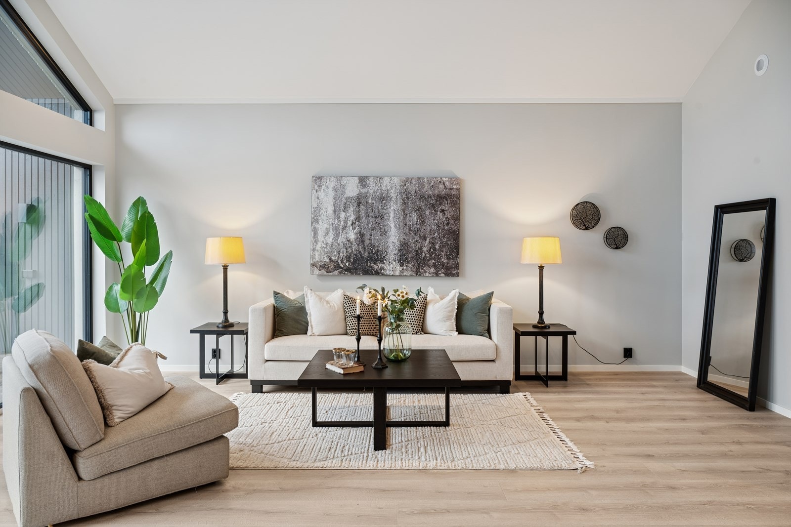 Naturlige, harmoniske fargetoner som skaper en rolig og avslappet atmosfære. Galleribilde