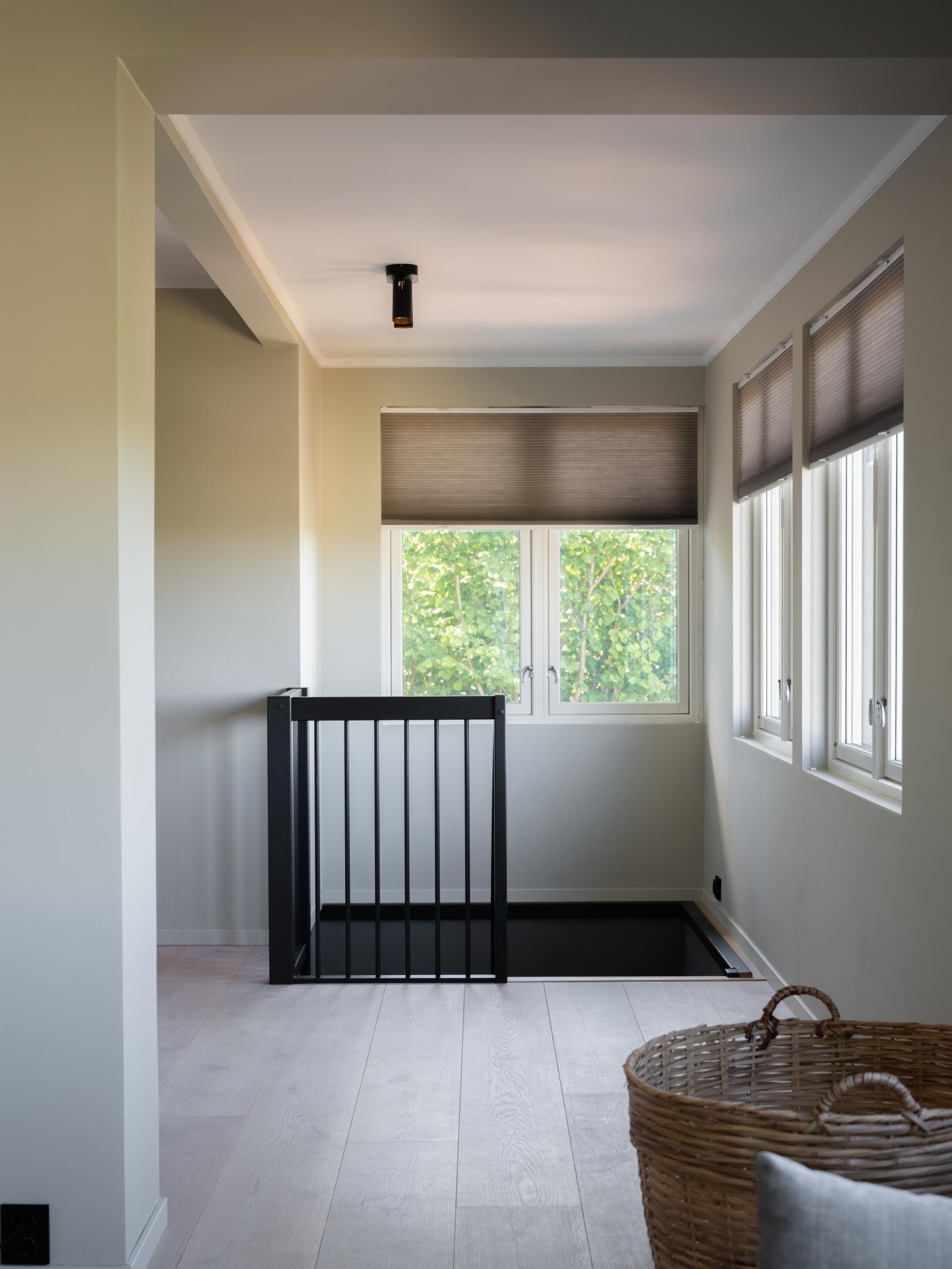 Trapp ned til nederste etasje Galleribilde