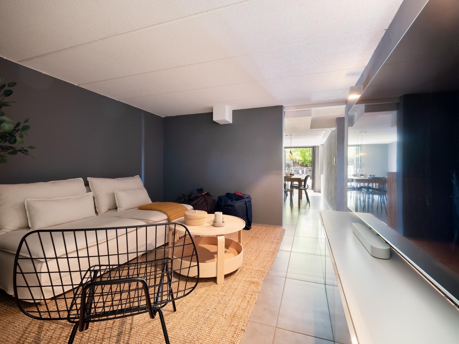 TV-stue i underetasje - dette rommet er byggemeldt som bod Galleribilde