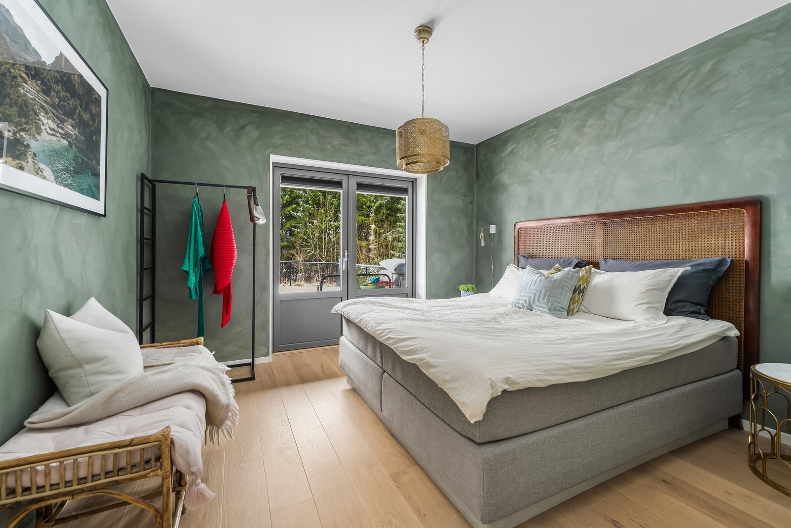 Soverom 4 - romslig hovedsoverom med god plass til dobbeltseng og øvrig møblering. Galleribilde