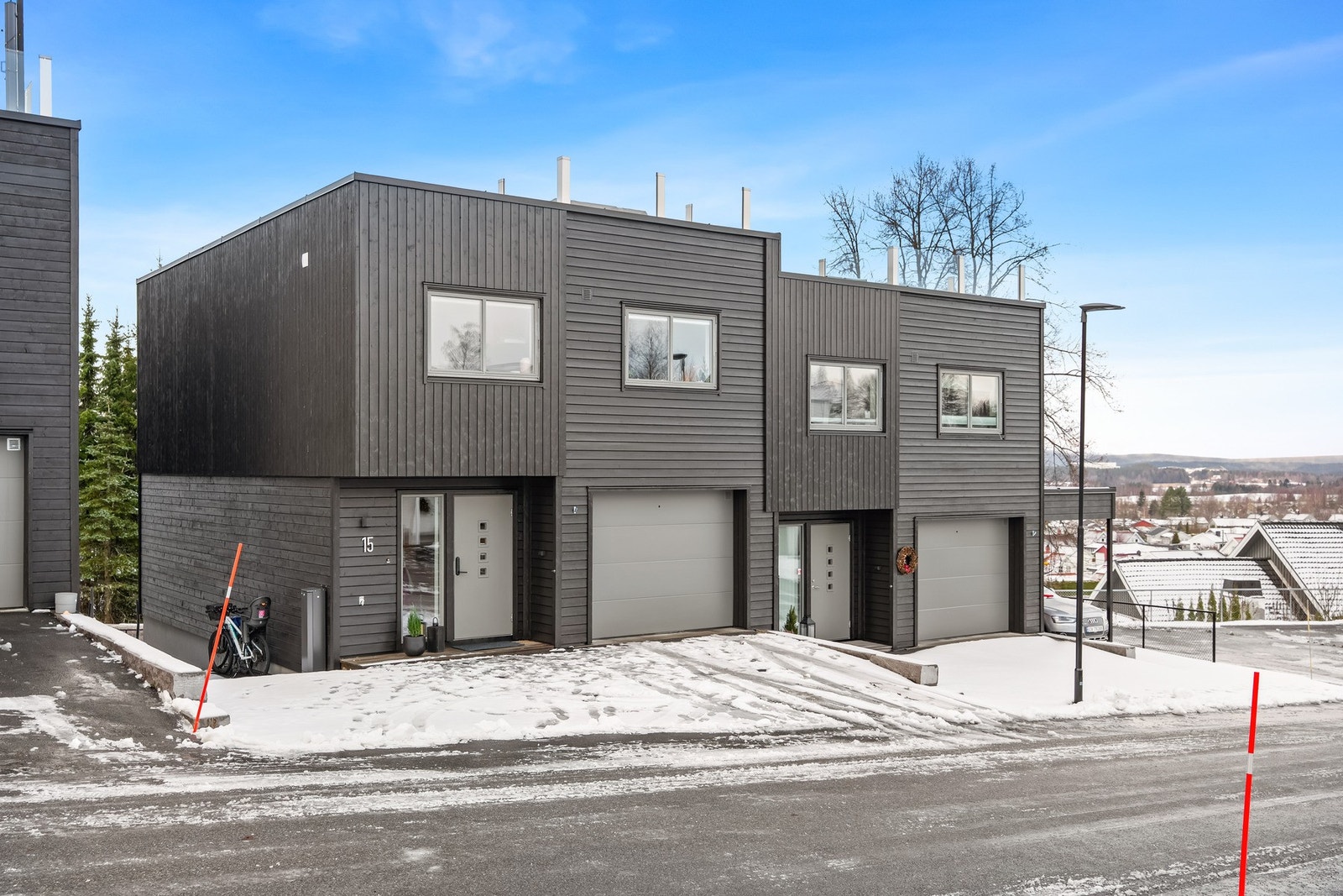 En gjennomført bolig med høy bokomfort over tre etasjer Galleribilde