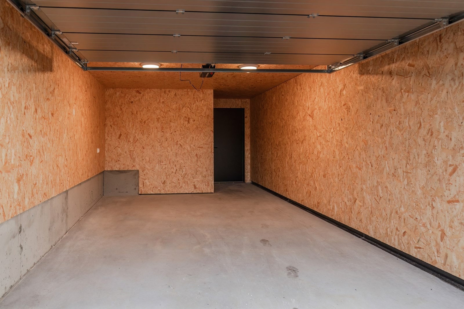 Garasje m tilhørende sportsbod Galleribilde