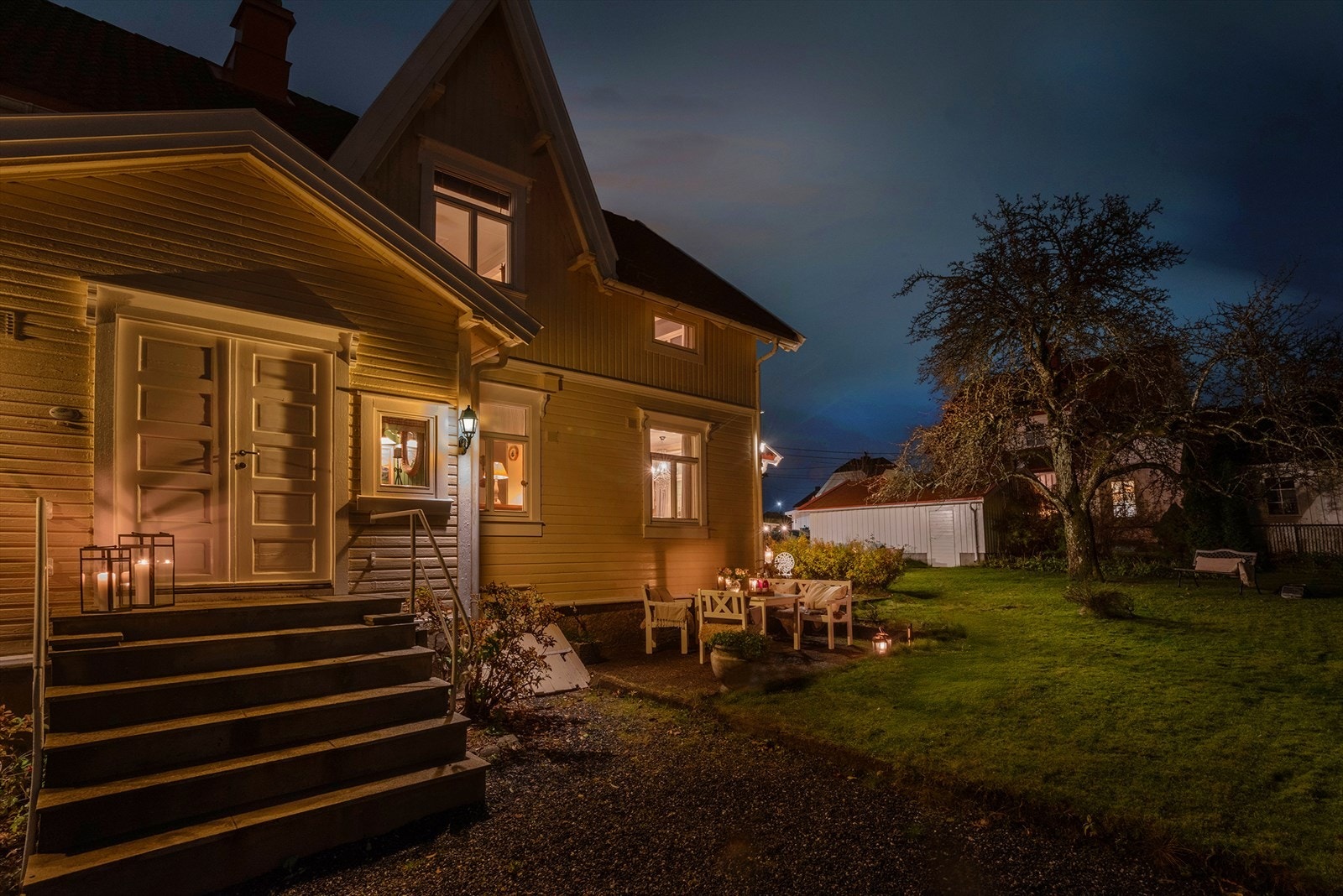 I 2020 ble det lagt skifer på den utvendige trappen ved hovedinngangen, samt ved inngangen til hagestuen. Galleribilde