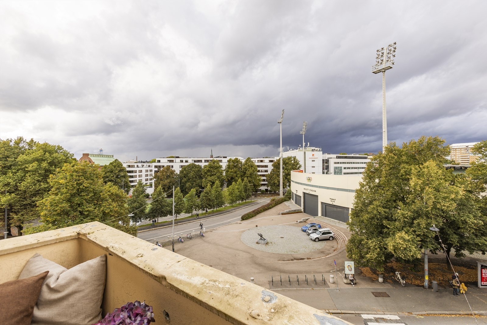 Balkongen er på ca. 2 kvm. Galleribilde