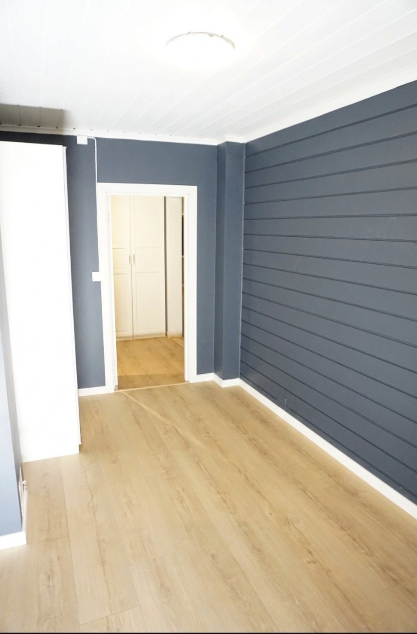 Soverom 1 sett ut mot gang Galleribilde