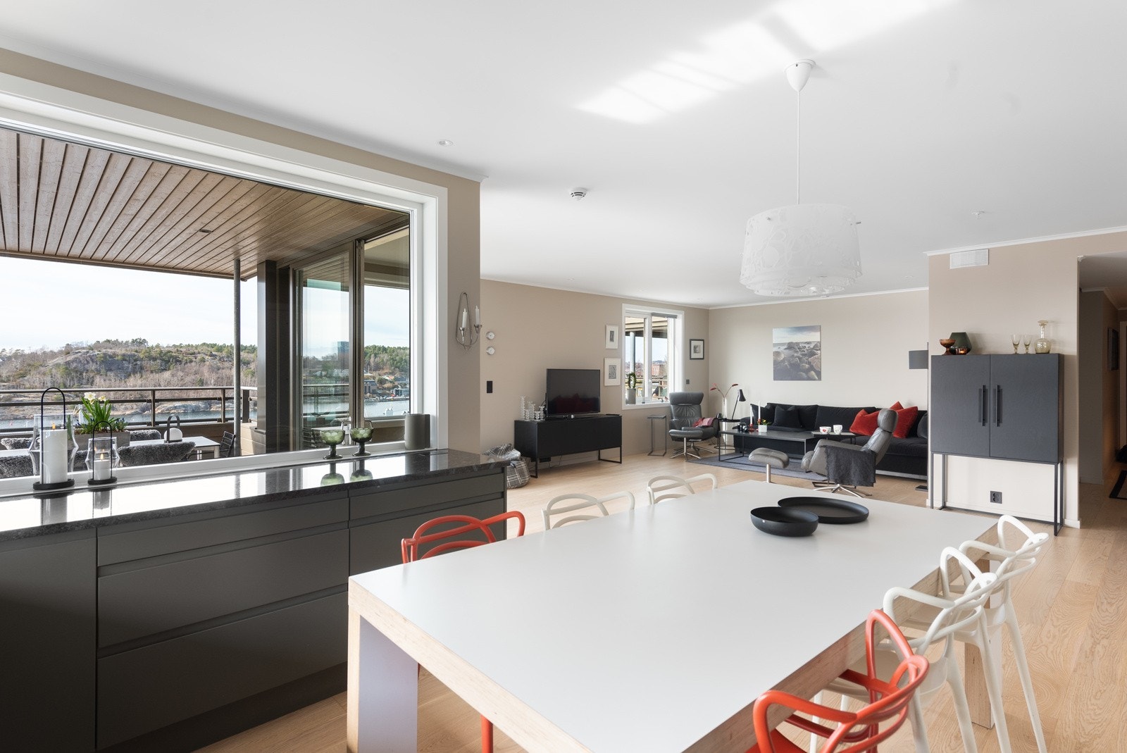 Stilfull og moderne leilighet med utpreget høy kvalitet og komfort i fokus Galleribilde