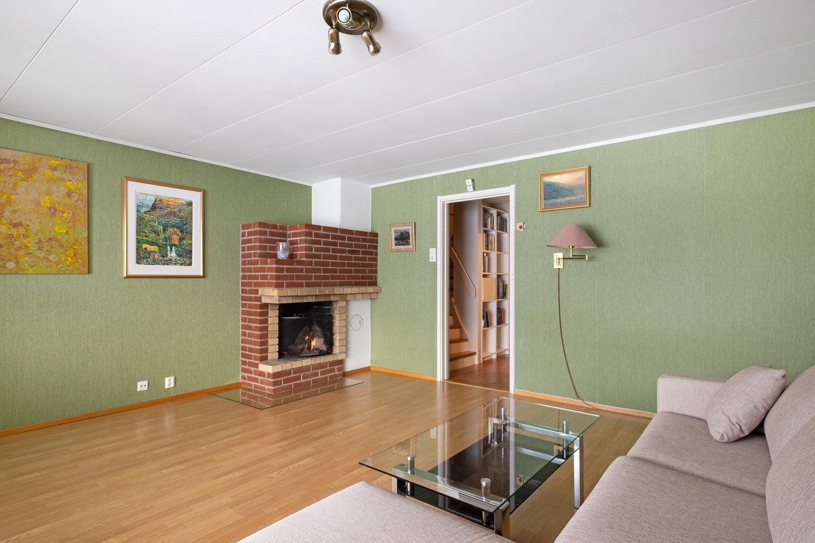 Et ideelt oppholdsrom for ungdom, gjester eller som en separat stue Galleribilde