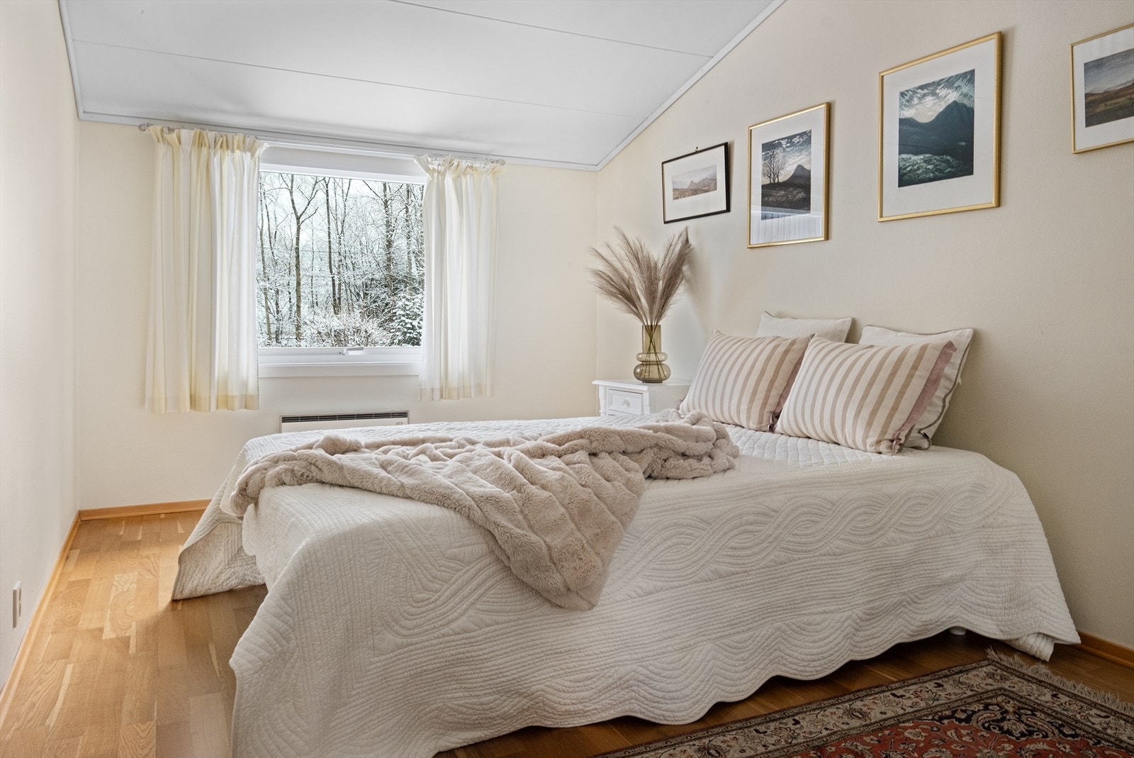 Alle rommene har garderobeløsning Galleribilde