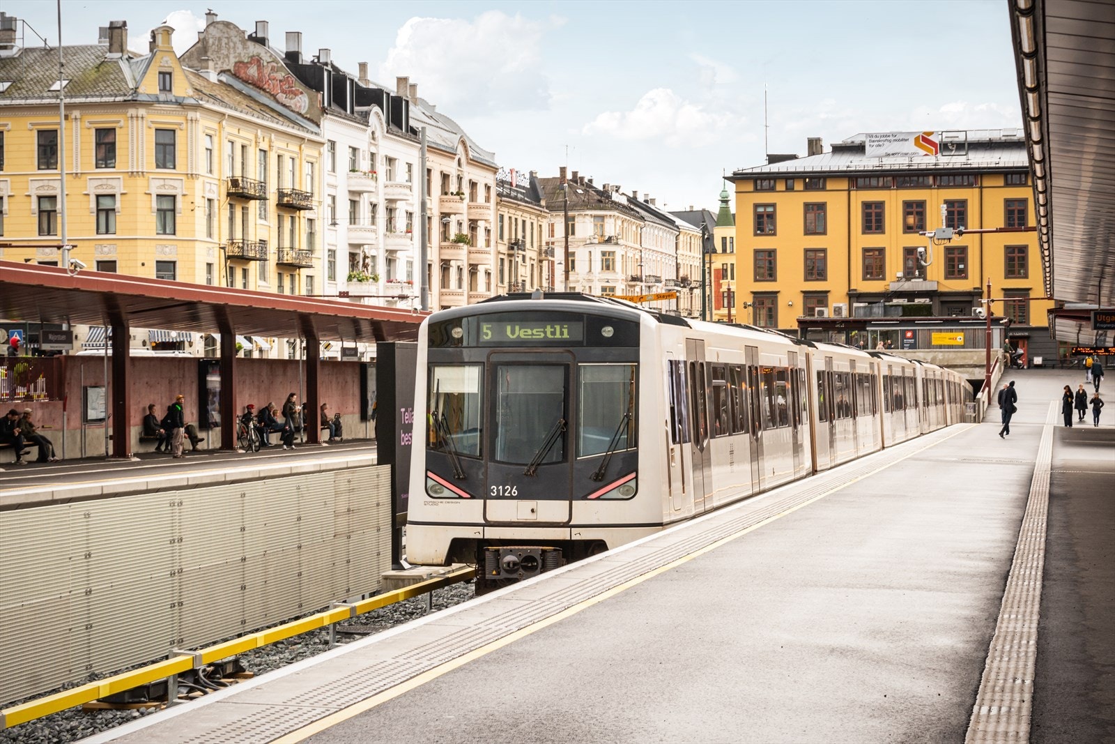 Majorstuen T-banestasjon hvor alle t-banens linjer passerer Galleribilde