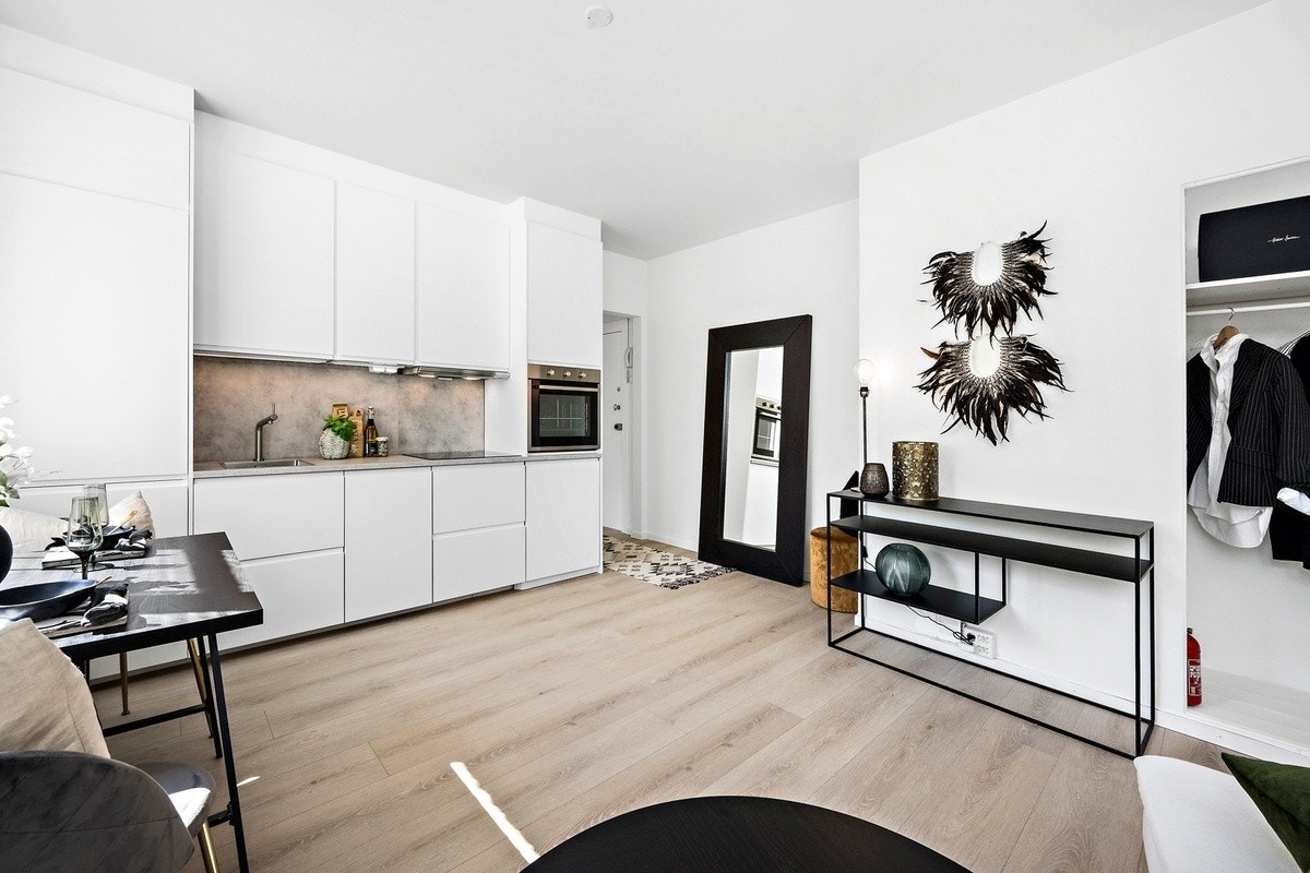 Hentet fra Finn-annonse. Leiligheten består av en 50 Samsung Smart tV Galleribilde