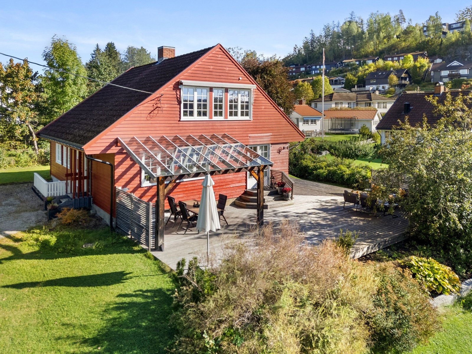 Velkommen til Nordengveien 47 presentert av eiendomsmegler Edvard Chapsang v/EIE eiendomsmegling avdeling Sandvika! Foto: Luxe AS (Anders Kjøndal) Galleribilde