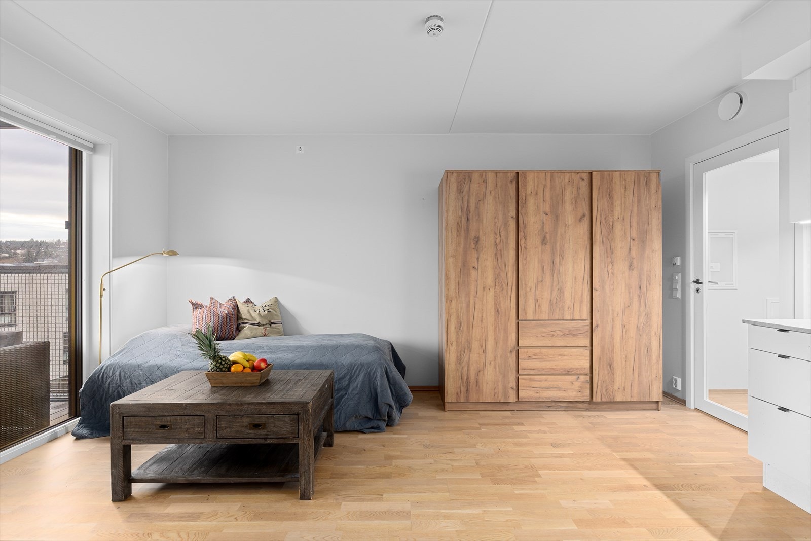 Til små leiligheter er det praktisk med f.eks. skapseng med sofafunksjon. Galleribilde