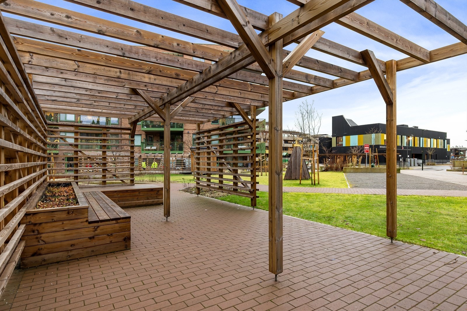 Flott sittegruppe i borettslaget. Galleribilde