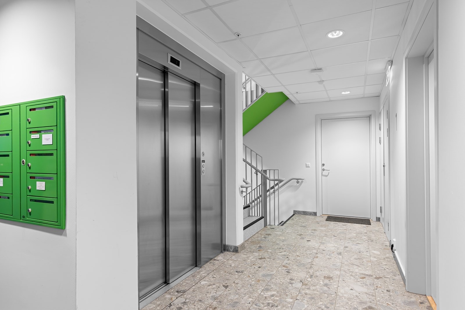 Det er heis opp til boligen. Galleribilde