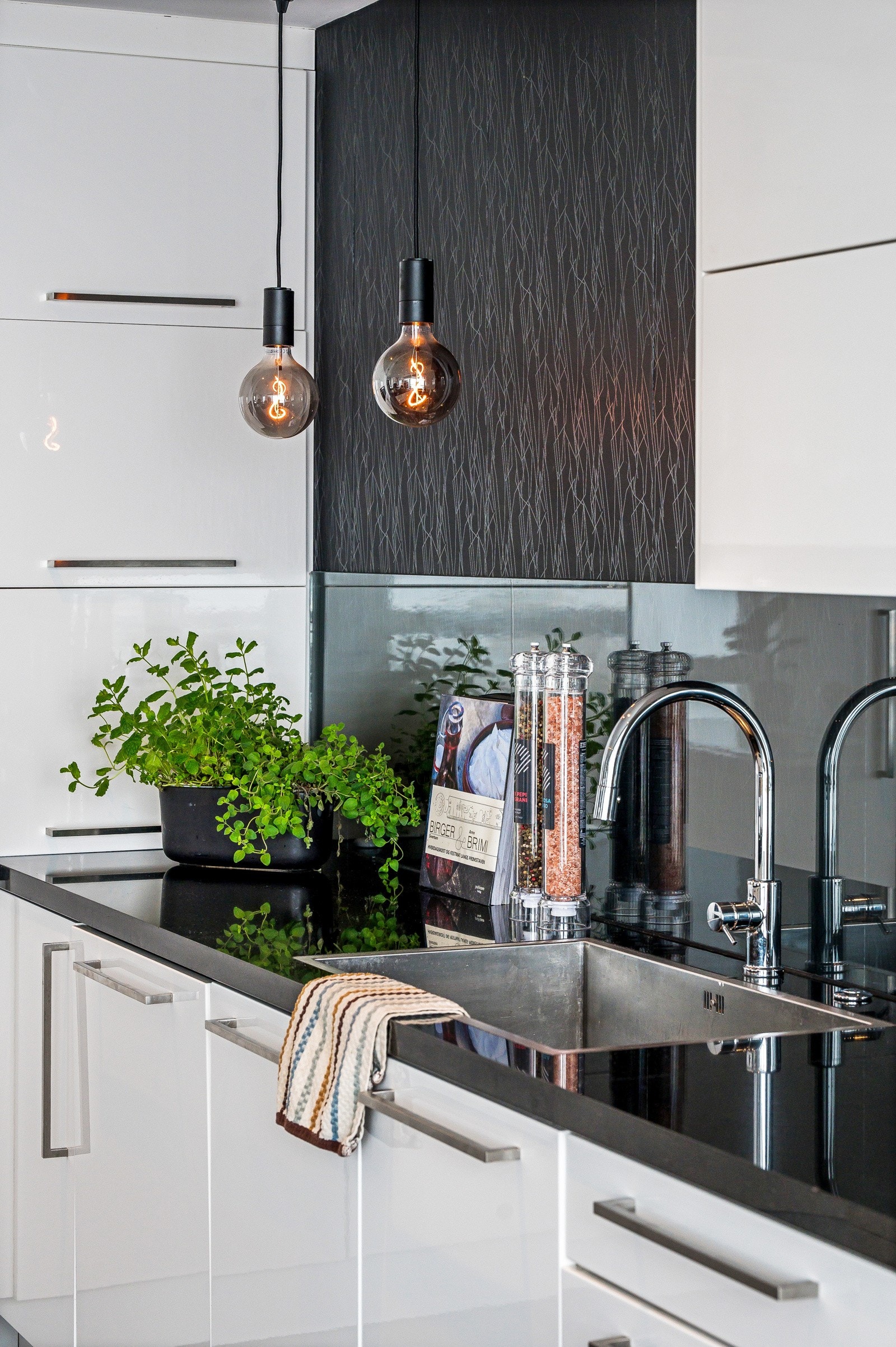 Vi fortsetter på innsiden med kjøkkenet Galleribilde