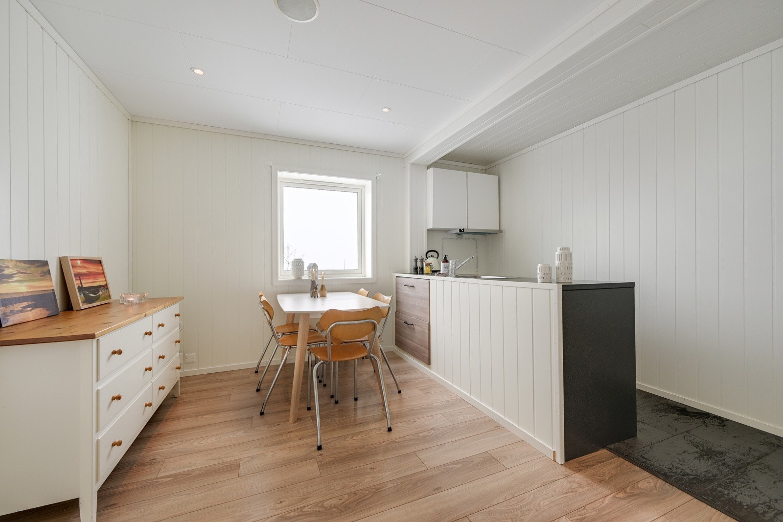 Til slutt i kjelleren har vi egen hybel (ikke søkt om) Galleribilde